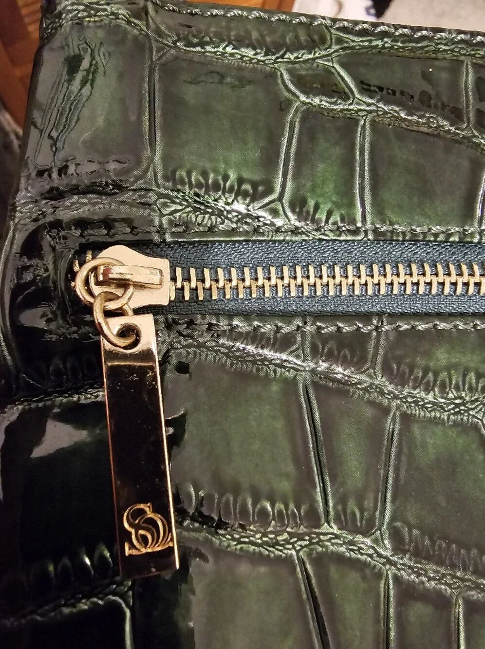 Sineqyanone Dark Green Crocodile-Texture Clutch